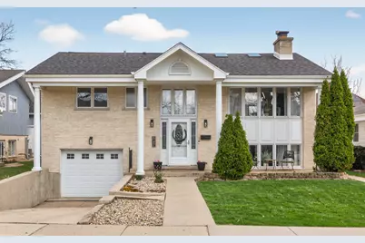 547 S Poplar Avenue, Elmhurst, IL 60126 - Photo 1