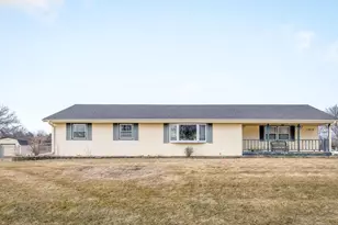 11818 Balsa Ln, Roscoe, IL 61073 - Photo 1