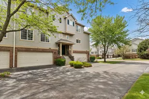 282 Monarch Dr, Streamwood, IL 60107 - Photo 1