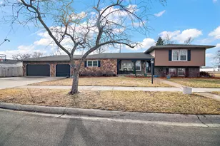 206 Meadows Rd S, Bourbonnais, IL 60914 - Photo 1