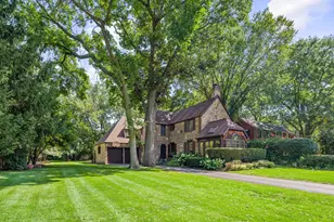 735 Grove St, Glencoe, IL 60022 - Photo 1