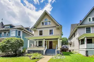 129 S Ridgeland Ave, Oak Park, IL 60302 - Photo 1