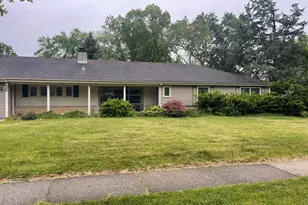 340 Parkway Dr, Wheaton, IL 60187 - Photo 1