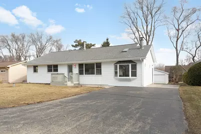 39525 N Highview Drive, Antioch, IL 60002 - Photo 1