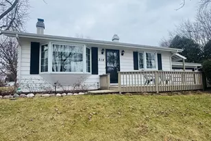 219 Carol Ln, Grayslake, IL 60030 - Photo 1