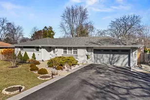 1211 Highland Dr, Prospect Heights, IL 60070 - Photo 1