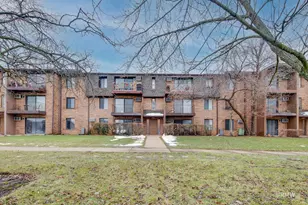 724 N Briar Hill Ln, Addison, IL 60101 - Photo 1