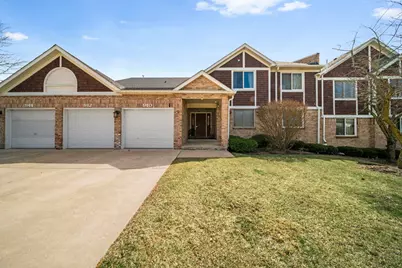 910 Thornwood Drive #910, Saint Charles, IL 60174 - Photo 1
