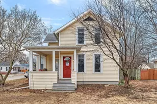 565 E Norris Dr, Ottawa, IL 61350 - Photo 1
