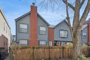3239 N Kenmore Ave, Chicago, IL 60657 - Photo 1