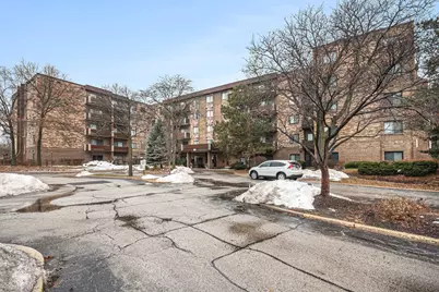 700 Wellington Avenue #207, Elk Grove Village, IL 60007 - Photo 1