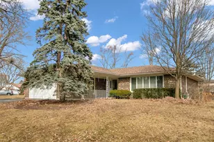1040 E Grissom Dr, Palatine, IL 60074 - Photo 1