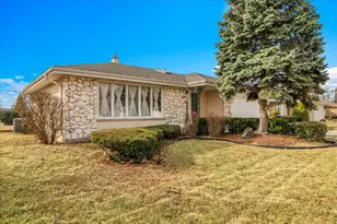 7631 Chestnut Dr, Orland Park, IL 60462 - Photo 1
