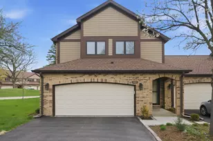 1840 Golf View Dr, Bartlett, IL 60103 - Photo 1