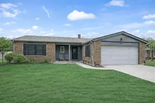 1034 Tamarack Ln, Libertyville, IL 60048 - Photo 1