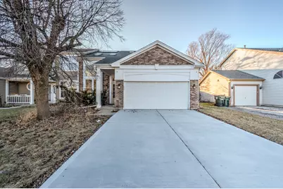 72 N Southport Drive, Mundelein, IL 60060 - Photo 1