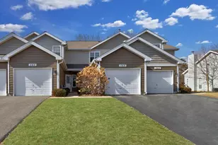 548 Woodhaven Dr, Mundelein, IL 60060 - Photo 1