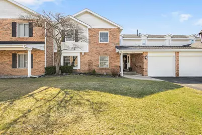 727 Maplewood Court #A, Willowbrook, IL 60527 - Photo 1