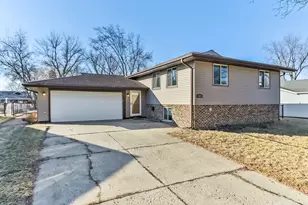 1421 Norwell Ln, Schaumburg, IL 60193 - Photo 1