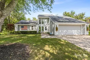 23 Birchwood Ln, Saint Anne, IL 60964 - Photo 1