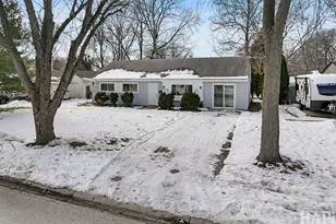 74 Paddock St, Montgomery, IL 60538 - Photo 1