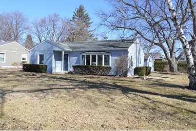 104 N Pleasant Road, Lake Zurich, IL 60047 - Photo 1