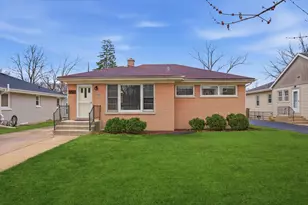 906 S Kirk Ave, Elmhurst, IL 60126 - Photo 1