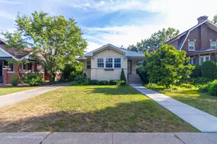 269 Shenstone Rd, Riverside, IL 60546 - Photo 1