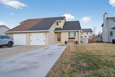 318 Vista Court #B, Minooka, IL 60447 - Photo 1