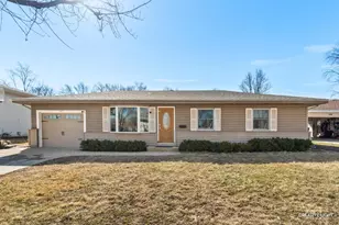 107 W Streamwood Blvd, Streamwood, IL 60107 - Photo 1