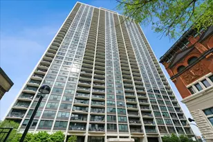 1560 N Sandburg Terrace, Chicago, IL 60610 - Photo 1
