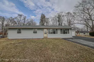 640 Williams Dr, South Elgin, IL 60177 - Photo 1