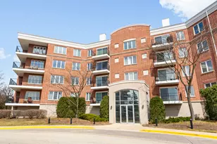351 Town Pl Cir, Buffalo Grove, IL 60089 - Photo 1