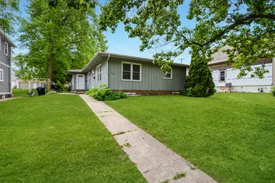 107 E Division Street, Bloomington, IL 61701 - Photo 1