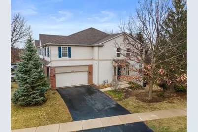 810 Oak Hollow Road, Crystal Lake, IL 60014 - Photo 1