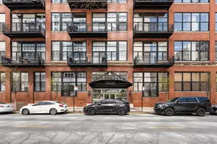 525 W Superior St, Chicago, IL 60654 - Photo 1
