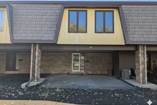 19 Cour Leroux, Palos Hills, IL 60465 - Photo 1