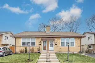 9356 N Parkside Ave, Des Plaines, IL 60016 - Photo 1