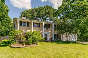 182 Blueberry Rd, Libertyville, IL 60048 - Photo 1