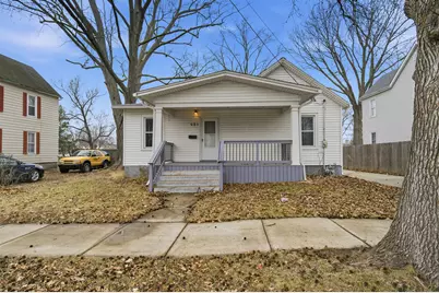 921 W Wood Street, Bloomington, IL 61701 - Photo 1