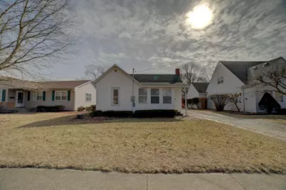 555 E Mulberry Street, Watseka, IL 60970 - Photo 1