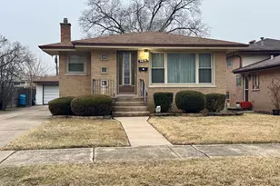 8818 S 55th Ct, Oak Lawn, IL 60453 - Photo 1