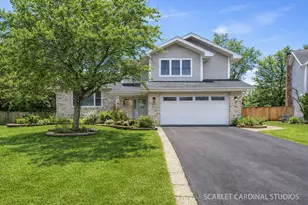 525 Chester Ct W, Aurora, IL 60504 - Photo 1