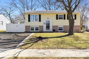 160 Galewood Dr, Bolingbrook, IL 60440 - Photo 1