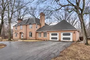 30 Strauss Ln, Olympia Fields, IL 60461 - Photo 1