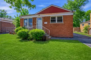 830 S La Grange Rd, La Grange, IL 60525 - Photo 1