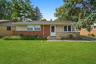706 N Main St, Mount Prospect, IL 60056 - Photo 1