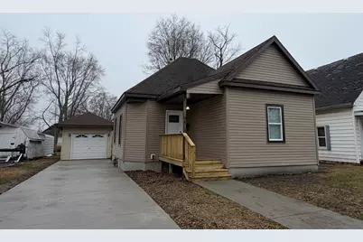 2717 Pine Avenue, Mattoon, IL 61938 - Photo 1