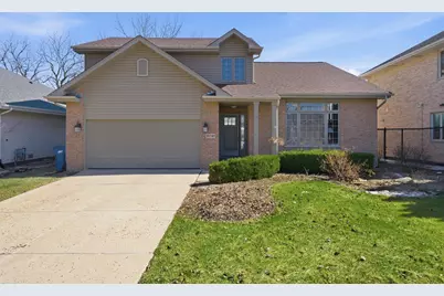 10749 S Cook Avenue, Oak Lawn, IL 60453 - Photo 1