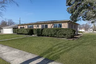 170 Westmere Rd, Des Plaines, IL 60016 - Photo 1